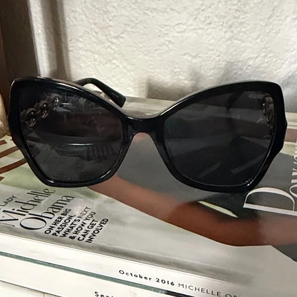 Love Moschino Elegant Black Sunglasses Moschino Love MOL077/S 807/9O Square Black Sunglasses  main image 4